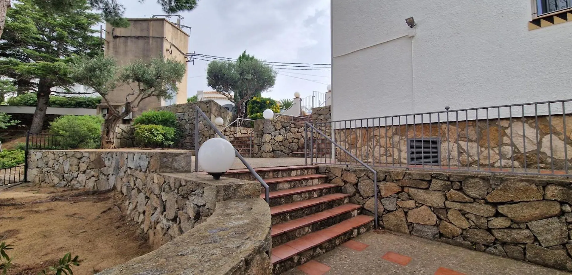 Jardins 3 Als Peus Del Parc Natural Cap De Creus Roses 0*,  Spain